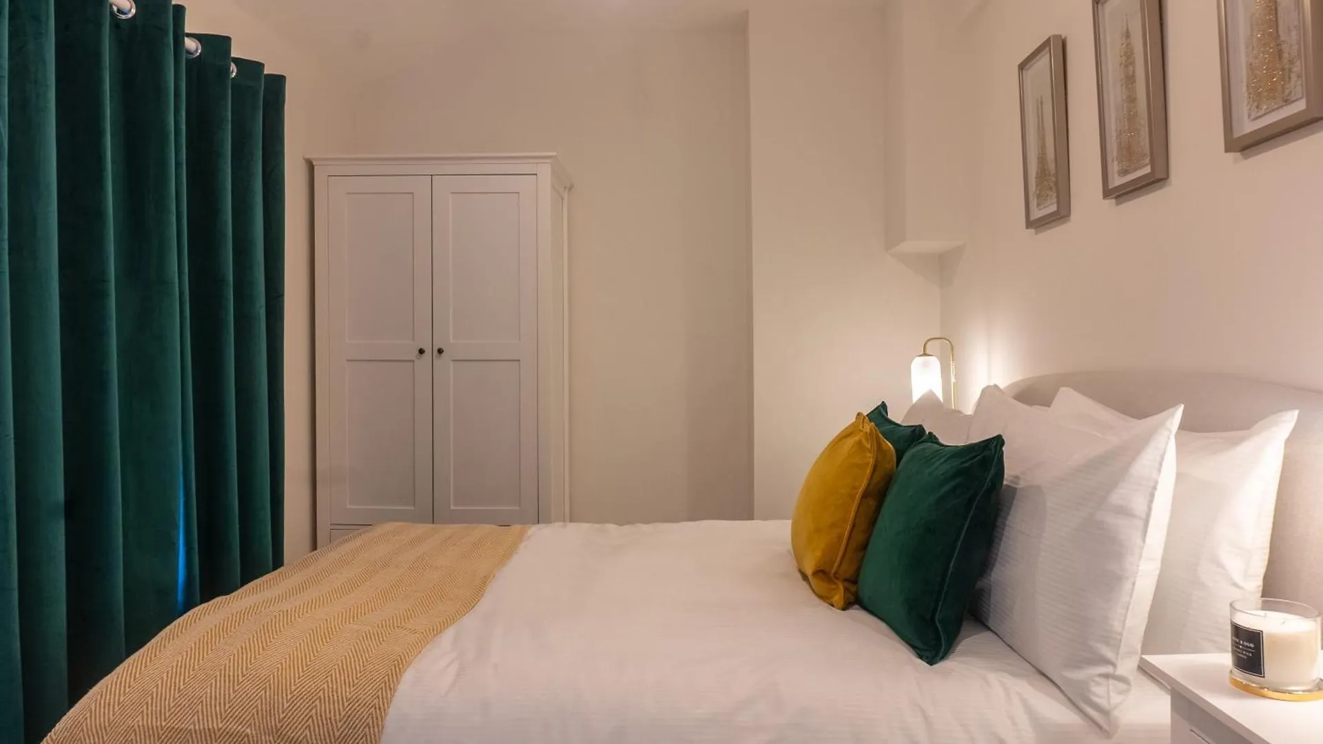 Mayfield Three - Central Harrogate Apartment