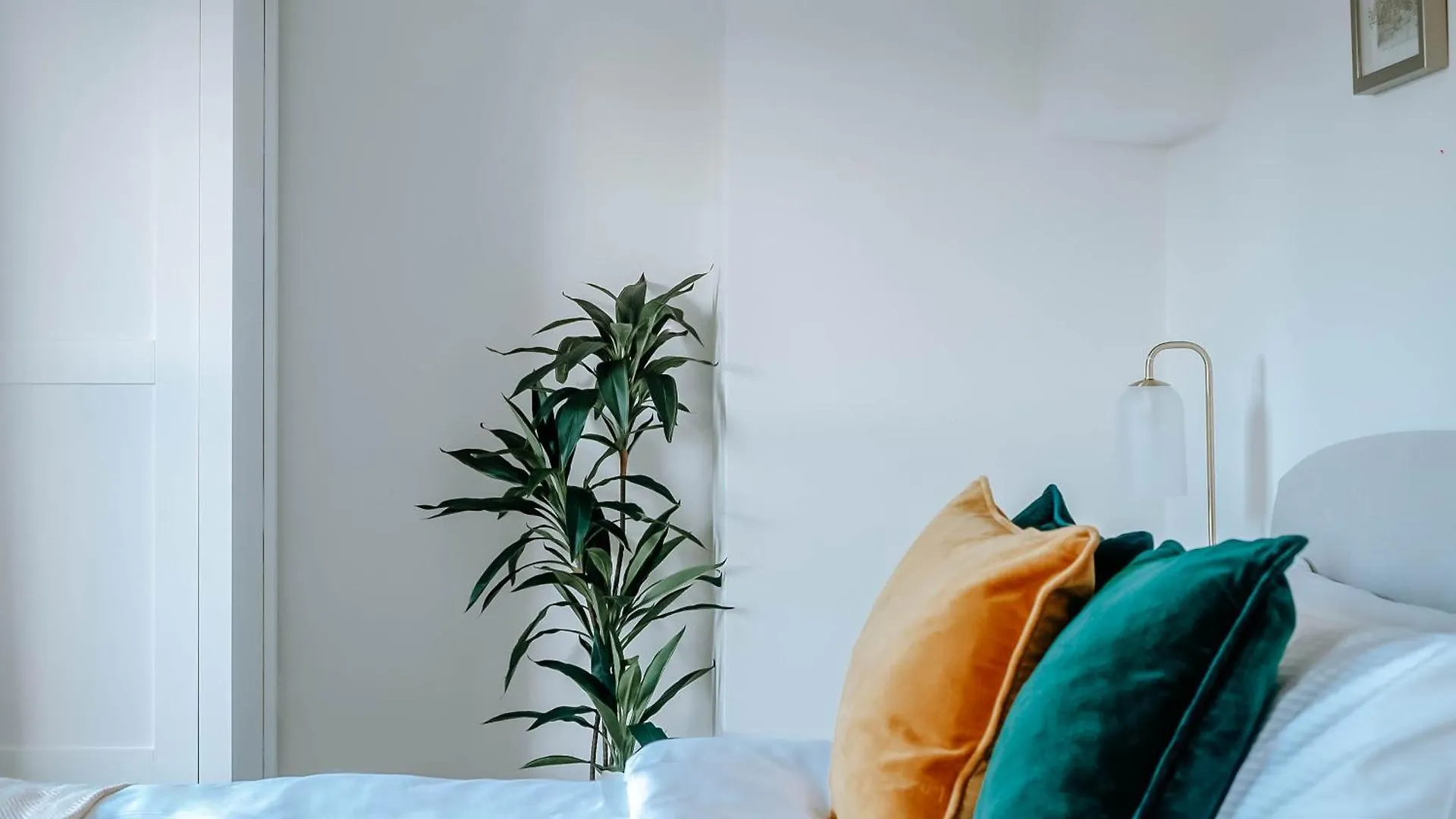 Mayfield Three - Central Harrogate Apartment