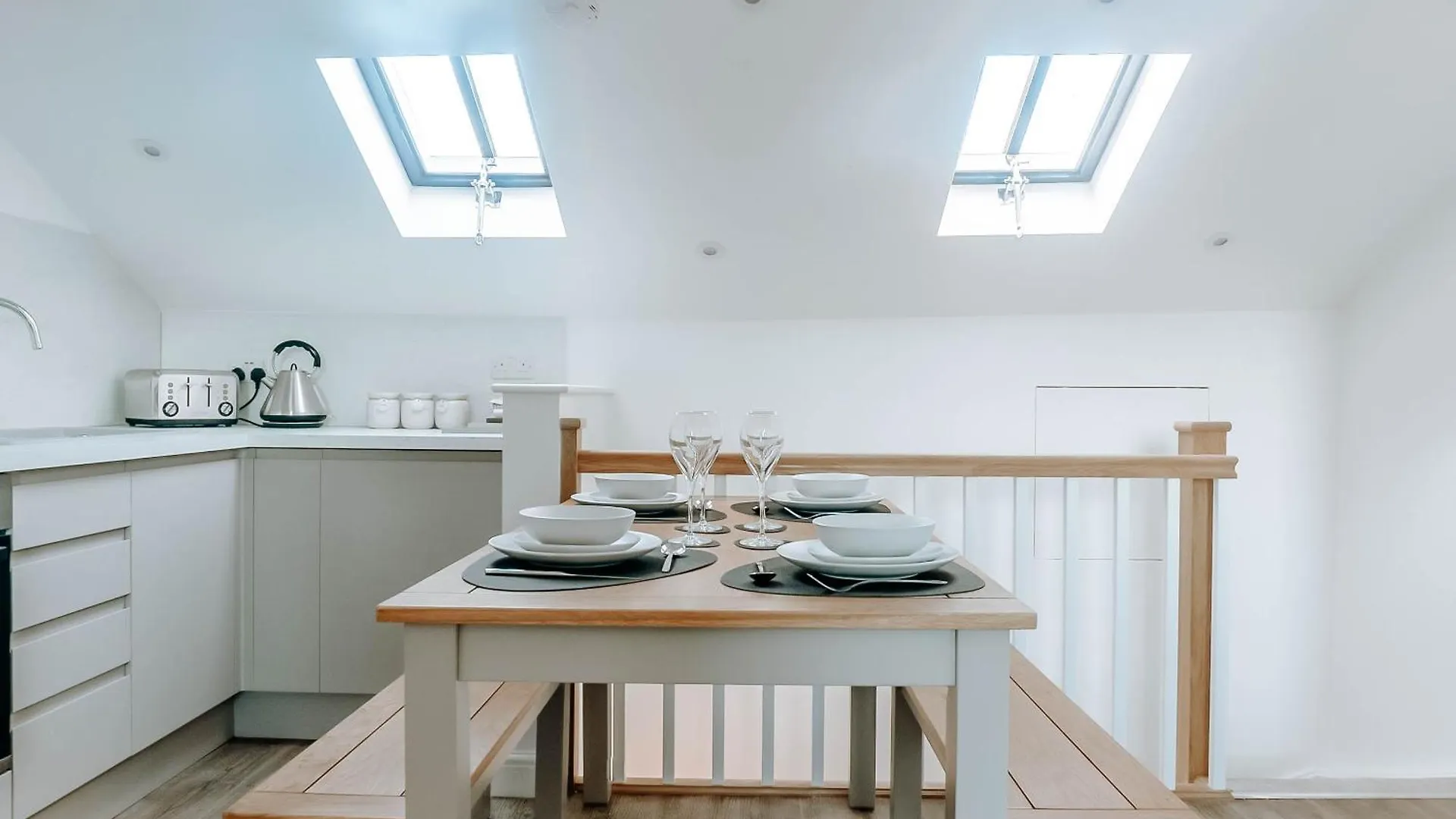 Mayfield Three - Central Harrogate Apartment