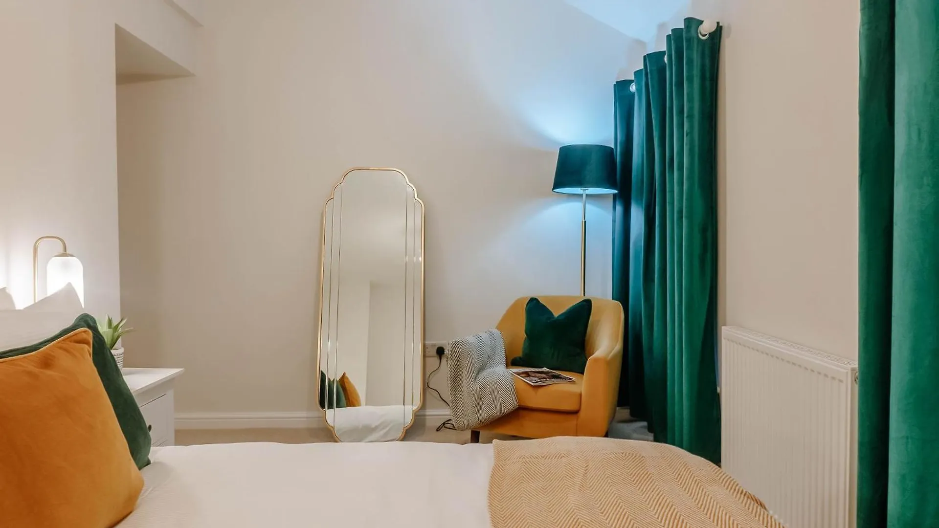 Mayfield Three - Central Harrogate Apartment